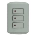 INTERRUPTOR TRIPLE CON LUZ PILOTO 10 AMP - 125 V CERT BLANCO "KOBM-7313PW"